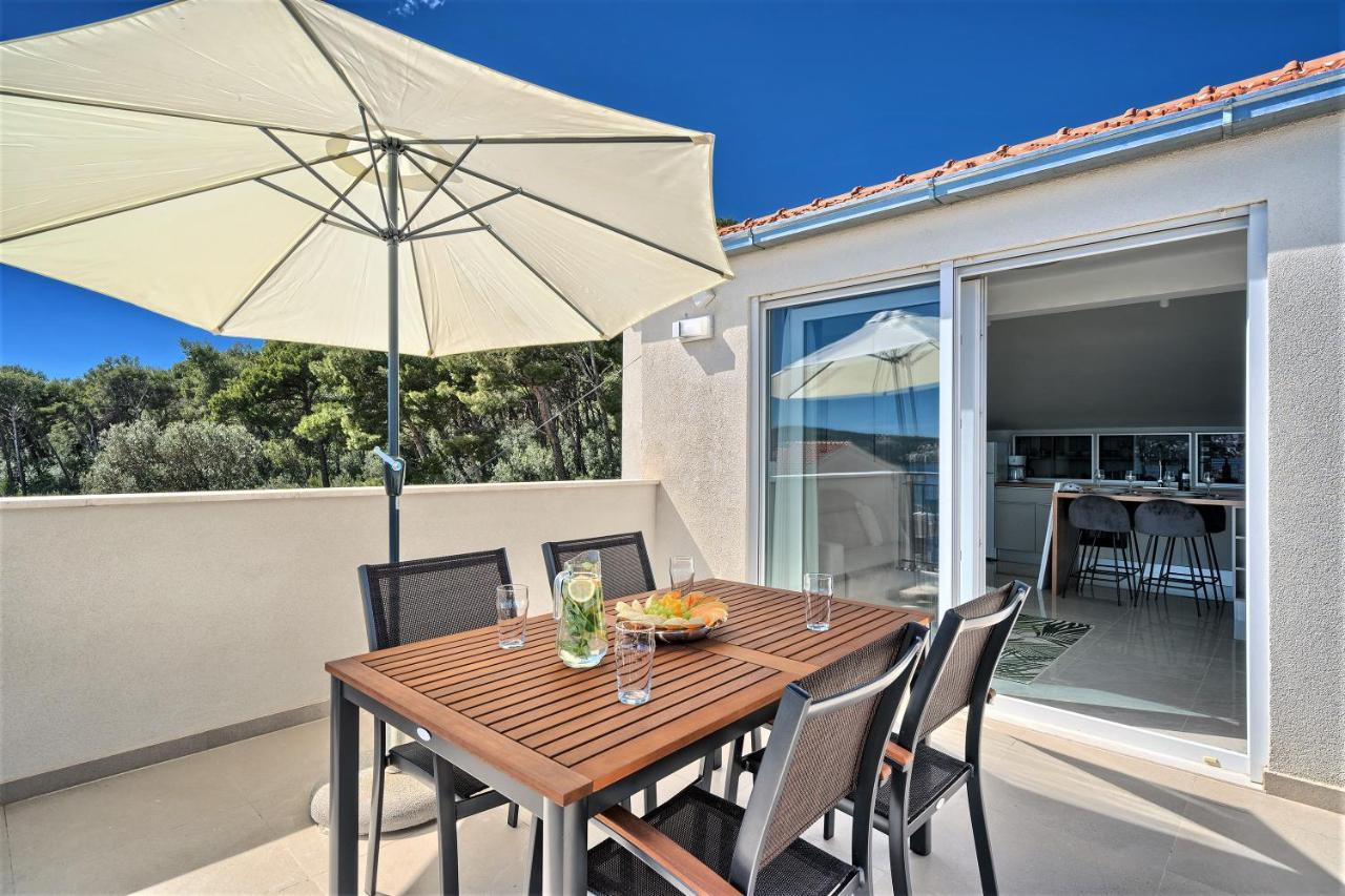 Domenico - 50 M From The Sea Apartment Donji Seget Exterior foto